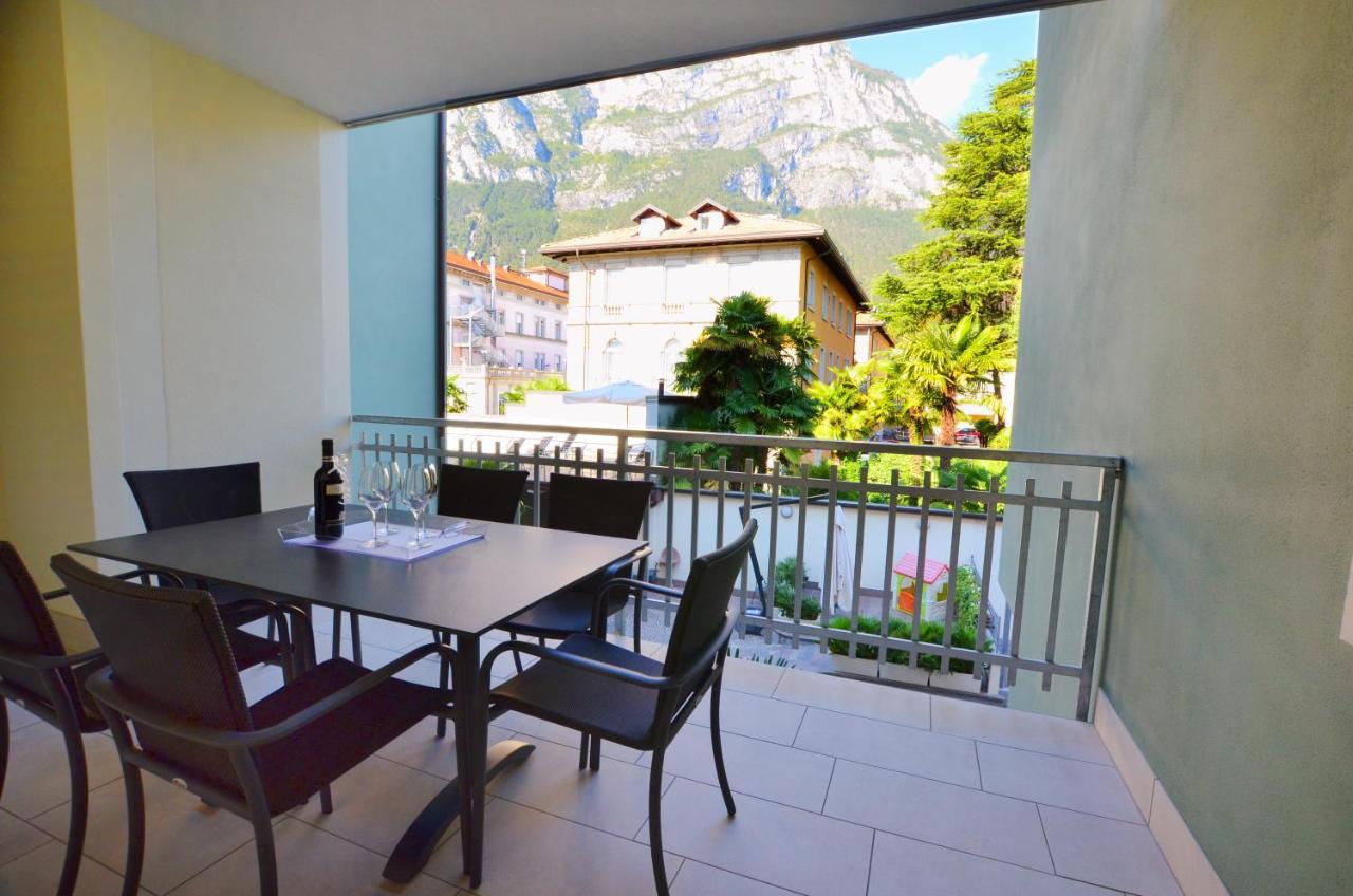 Residence Alle Palme Riva del Garda Exterior photo