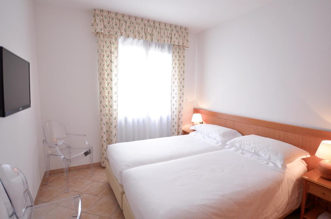 Residence Alle Palme Riva del Garda Exterior photo