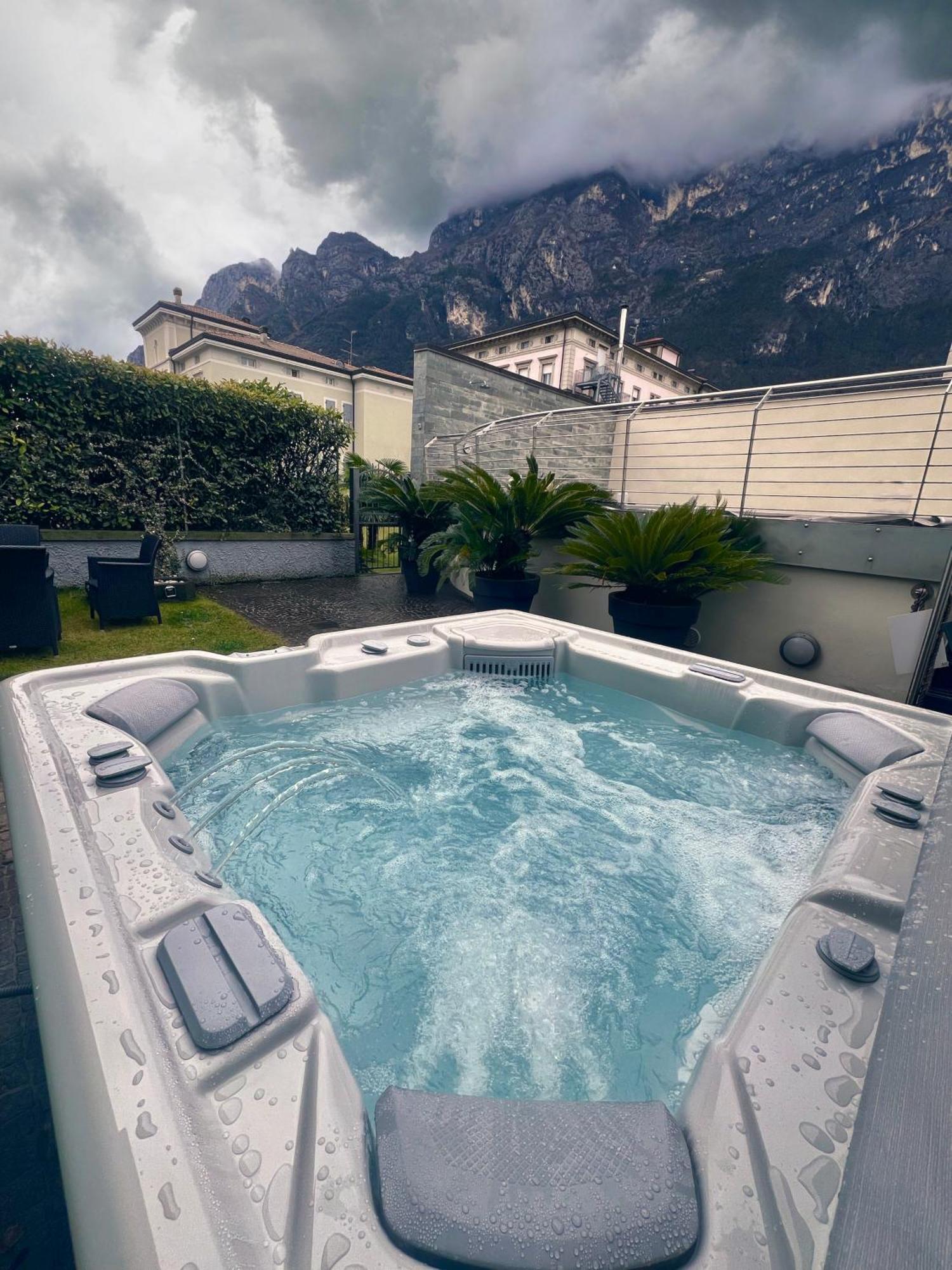 Residence Alle Palme Riva del Garda Exterior photo