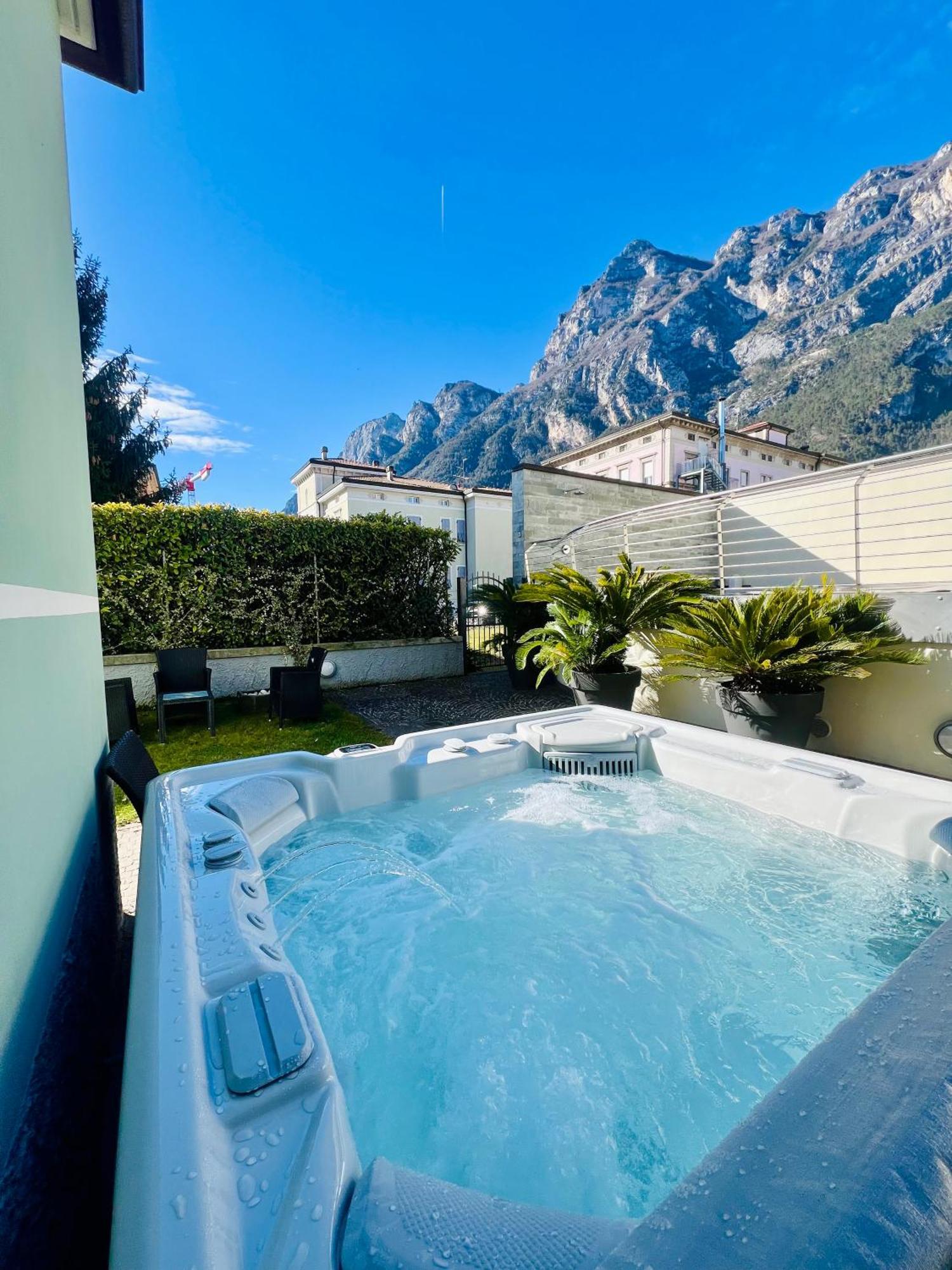 Residence Alle Palme Riva del Garda Exterior photo
