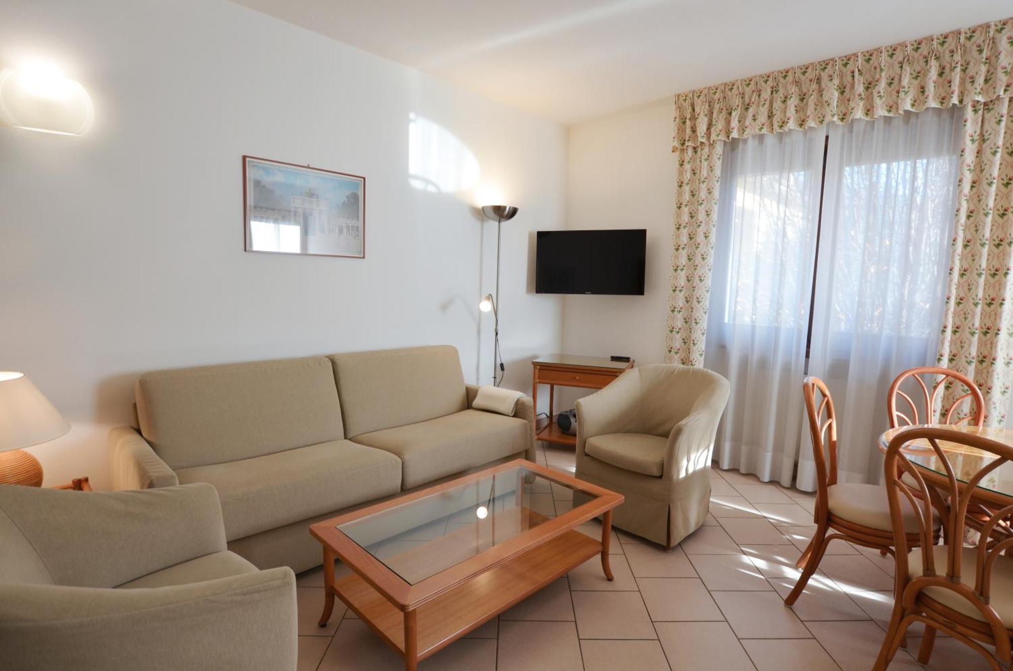 Residence Alle Palme Riva del Garda Exterior photo