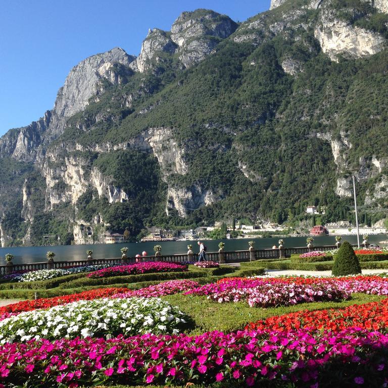 Residence Alle Palme Riva del Garda Exterior photo